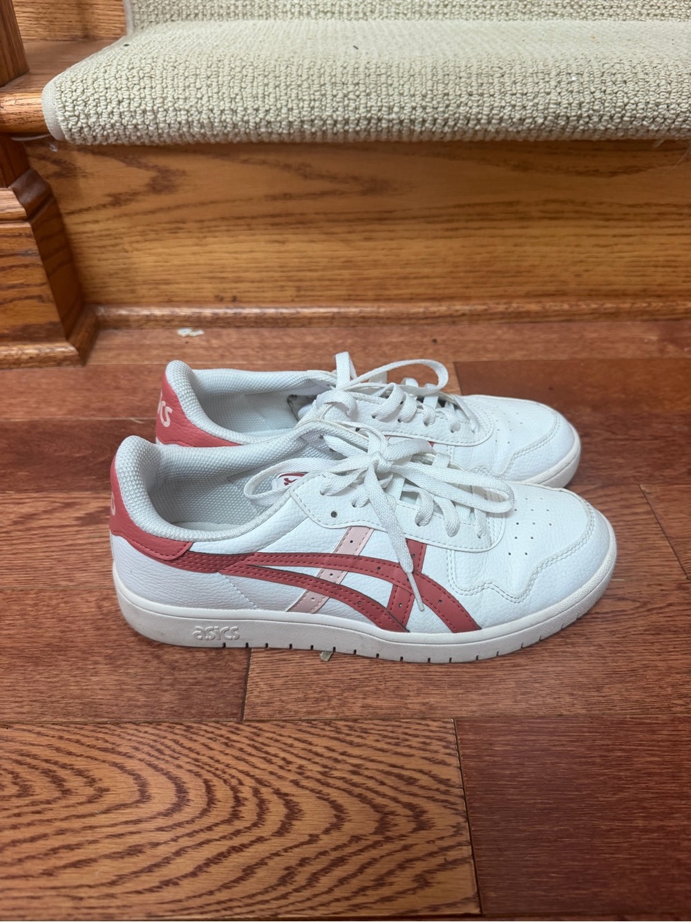 ASICS Women white and Pink Low-Top Sneakers